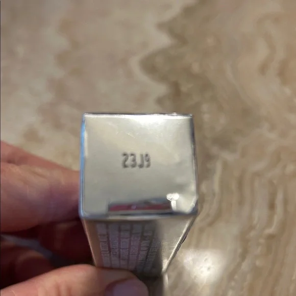 Runway Rogue - Soft Box Crème - Picture 5 of 9